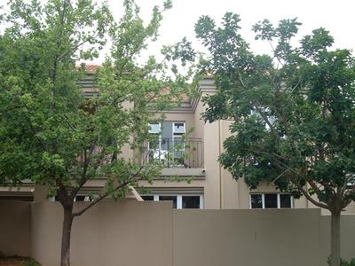 Apartment / Flat For Rent in Eagle Canyon Golf Estate, Roodepoort
