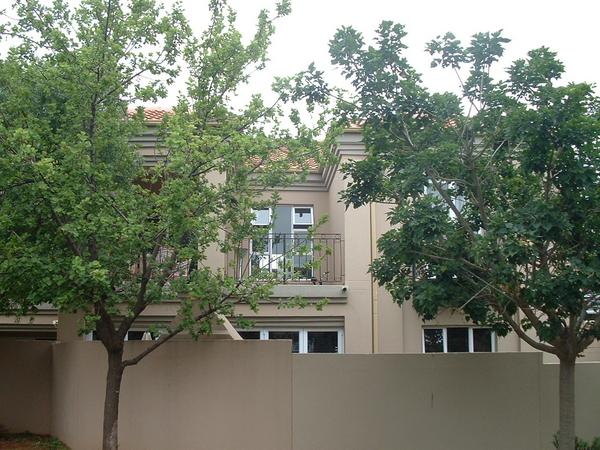 Apartment / Flat For Rent in Eagle Canyon Golf Estate, Roodepoort