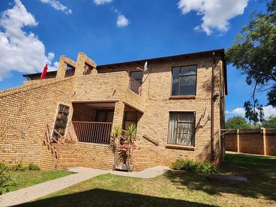 Apartment / Flat For Rent in Amorosa, Roodepoort